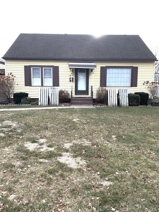 15 Grounds Pl in Albany, NY - Building Photo