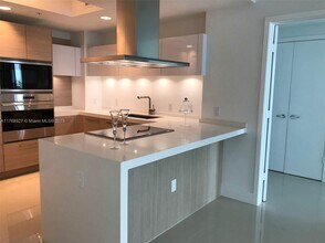 17111 Biscayne Blvd, Unit 17111 Biscayne Blvd # 408 in Aventura, FL - Building Photo - Building Photo