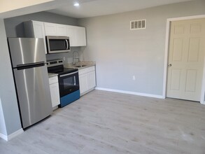 1825 14th Ave in Vero Beach, FL - Building Photo - Building Photo