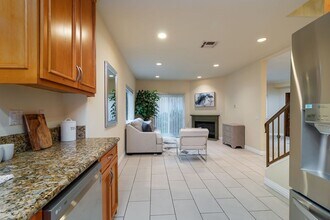 3689 S La Cienega Blvd in Los Angeles, CA - Building Photo - Building Photo