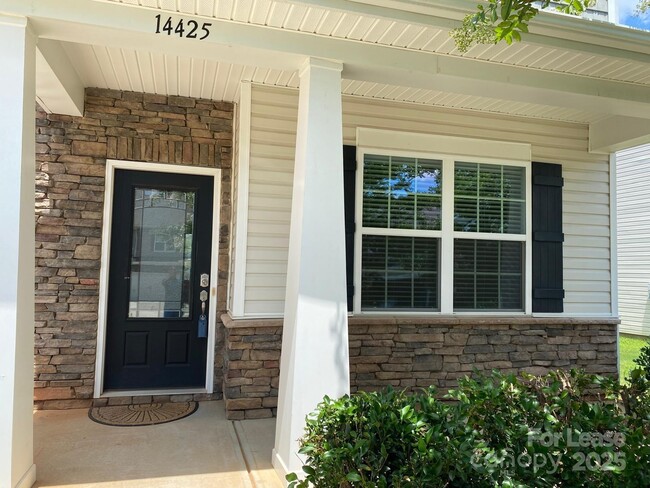14425 Green Birch Dr in Pineville, NC - Building Photo - Building Photo