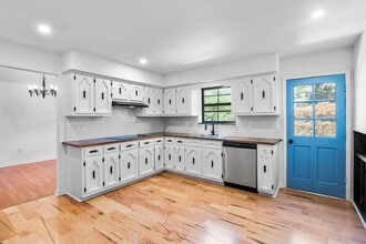 508 Dover Ct in Belton, MO - Building Photo - Building Photo