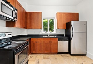 120 F St, Unit B in Boston, MA - Building Photo - Building Photo