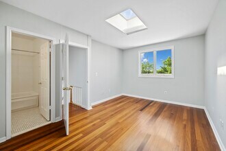 32 Smith Ave, Unit 2F in Fair Lawn, NJ - Building Photo - Building Photo