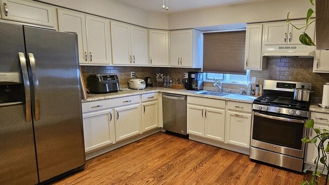 18 Columbus Dr in Bayonne, NJ - Building Photo - Building Photo