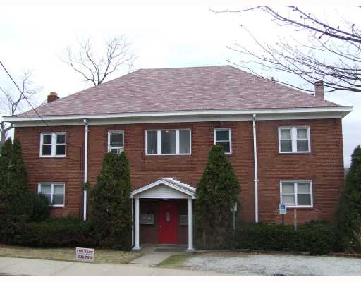 212 Pennsylvania Ave in Clairton, PA - Foto de edificio - Building Photo