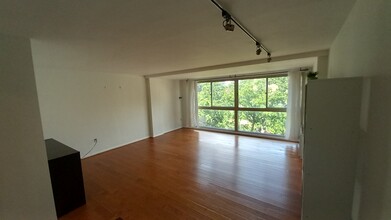 922 24th St NW, Unit 718 in Washington, DC - Building Photo - Building Photo