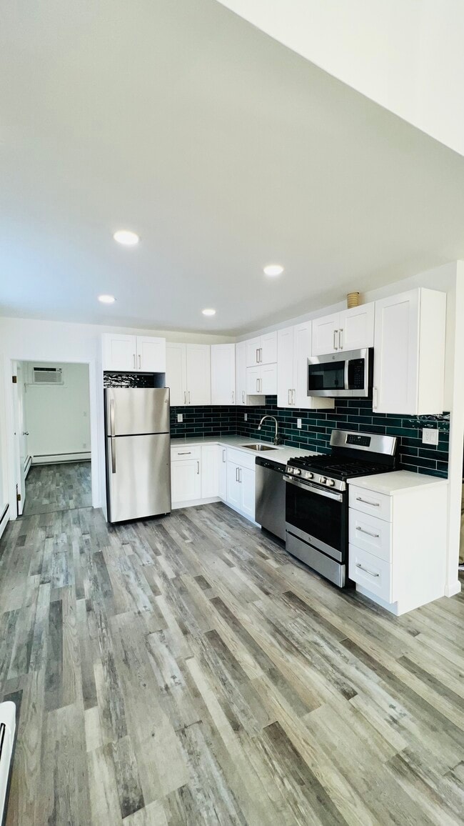 5406 Kennedy Blvd W, Unit #2