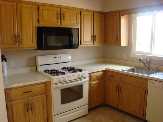 30 Brunswick Dr in Howell, NJ - Building Photo - Building Photo