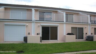 125 Escambia Ln in Cocoa Beach, FL - Building Photo