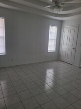 1101 Lexington Cir, Unit 3 in Edinburg, TX - Building Photo - Building Photo