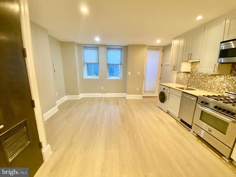 2298 Champlain St NW in Washington, DC - Building Photo