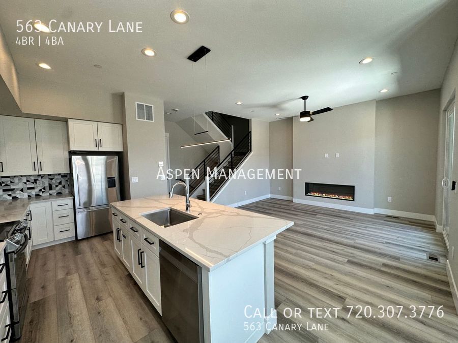 563 Canary Ln in Superior, CO - Building Photo