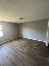 1015 S St Louis Ave-Unit -Apt 8 in Joplin, MO - Building Photo - Building Photo