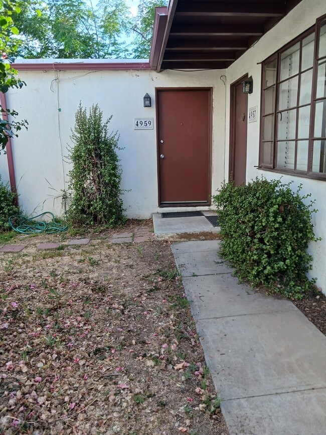 4937-4959 Olivewood Ave, Unit 4959 Olivewood Ave. in Riverside, CA - Building Photo - Building Photo