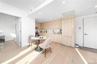 33-71 Prince St in Queens, NY - Building Photo