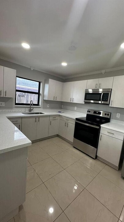 728 SW 16th Ave in Fort Lauderdale, FL - Building Photo