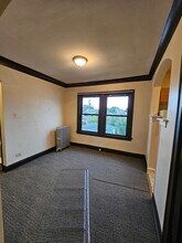 121 W 80th St in Chicago, IL - Building Photo - Building Photo