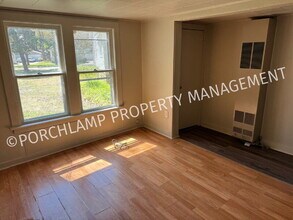 2051 Sisson St in Muskegon, MI - Building Photo - Building Photo