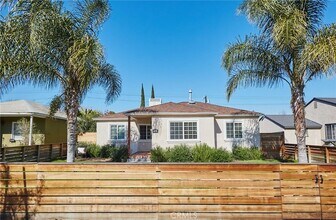 17827 Burbank Blvd in Los Angeles, CA - Building Photo - Building Photo