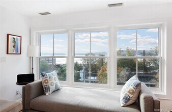 27 N Buckhout St in Irvington, NY - Building Photo - Building Photo