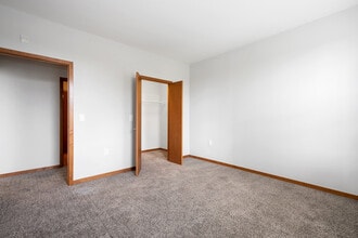 1910 on Water in Milwaukee, WI - Building Photo - Building Photo