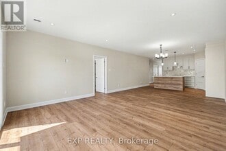 448 Falcon Ln in Russell, ON - Building Photo - Building Photo