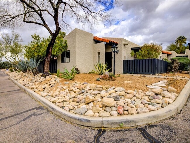 5412 N La Casita Dr in Tucson, AZ - Building Photo - Building Photo
