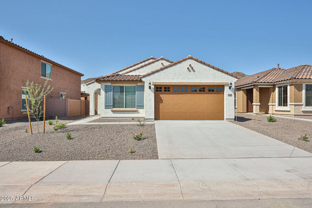 7166 W Bent Tree Dr in Peoria, AZ - Building Photo