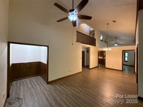 217 Raintree Dr in Matthews, NC - Foto de edificio - Building Photo