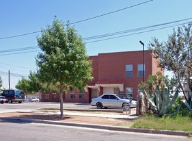 600 Nino Aguilera St in El Paso, TX - Building Photo