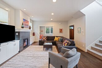 2323 NW Awbrey Rd in Bend, OR - Building Photo - Building Photo