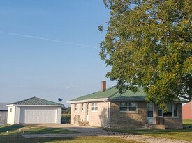 3002 Hope Rd in Cottage Grove, WI - Building Photo
