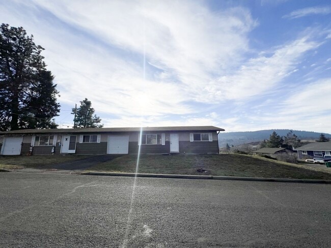 property at 928-932 N 6th St