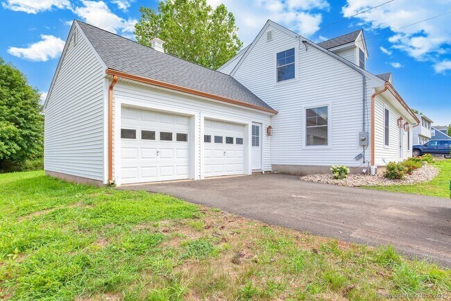 214 Mixville Rd in Cheshire, CT - Building Photo - Building Photo