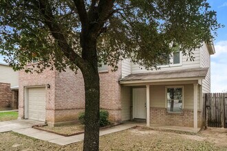 8434 Adams Hill Dr in San Antonio, TX - Building Photo - Building Photo