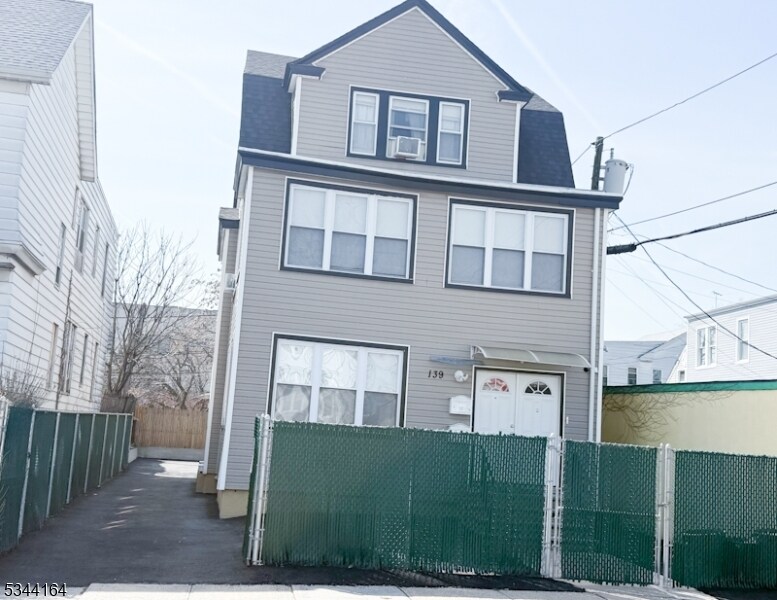 139 Tremont Ave in East Orange, NJ - Building Photo