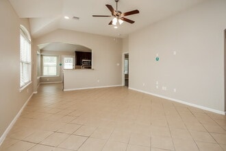 5219 Gulf Stream Ln in Bacliff, TX - Building Photo - Building Photo