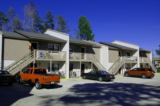 Lake Foy Apartments in Deltona, FL - Foto de edificio - Building Photo