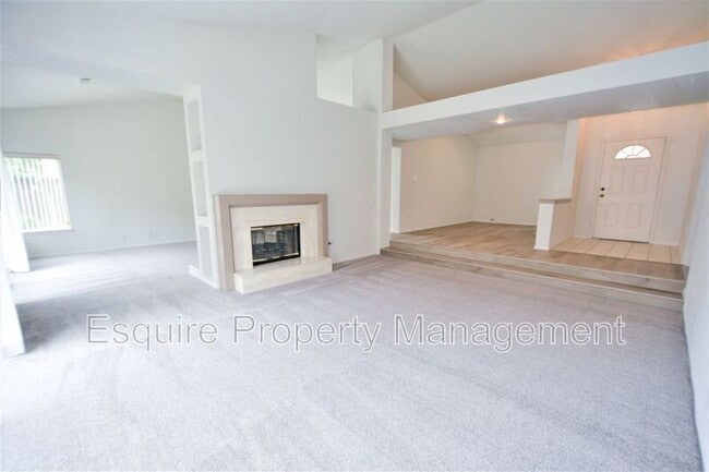 1621 Devonshire Dr in Oxnard, CA - Building Photo - Building Photo