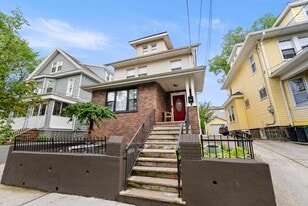 405 76th St in North Bergen, NJ - Building Photo