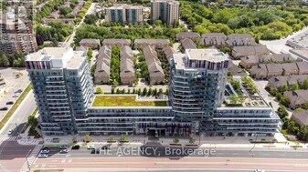 9471 Yonge St in Richmond Hill, ON - Building Photo