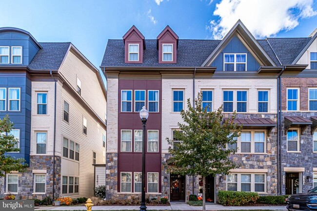 property at 1318 S Quinn St