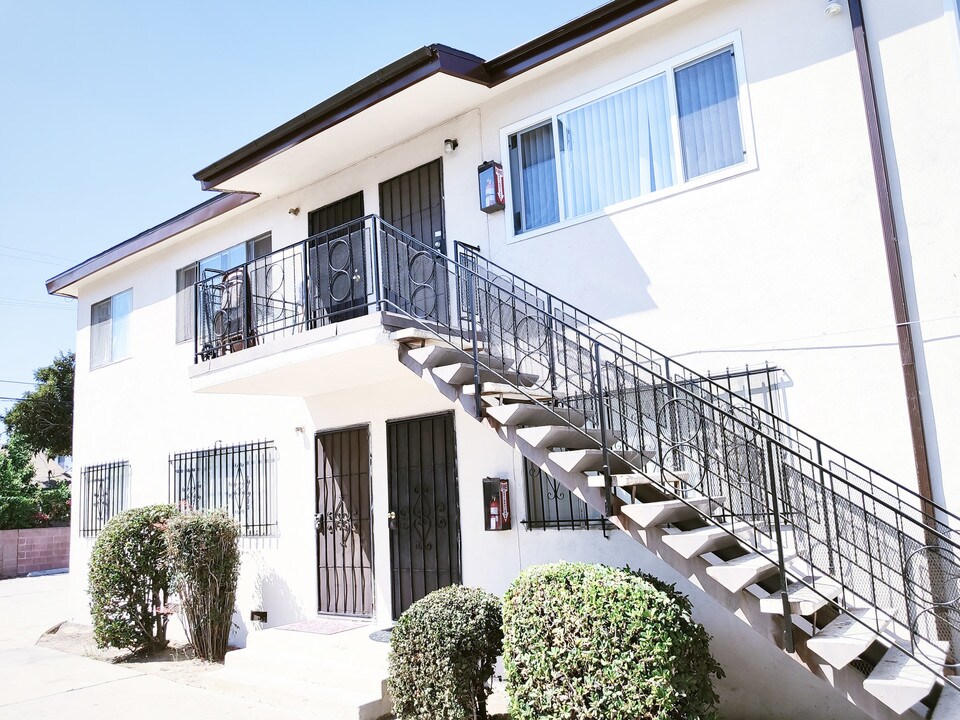 1324 W 36th St in Los Angeles, CA - Building Photo