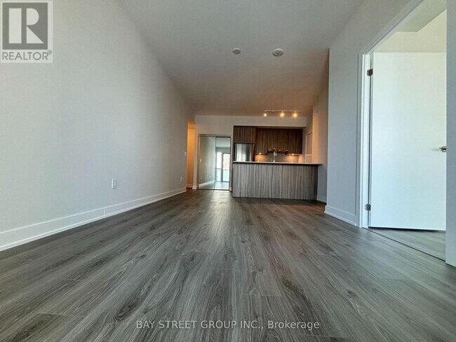 430-3430 Square One Dr in Mississauga, ON - Building Photo - Building Photo