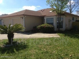 2388 Ironstone Dr E in Jacksonville, FL - Building Photo