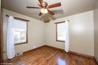 4N225 Briar Ln in Bensenville, IL - Building Photo - Building Photo