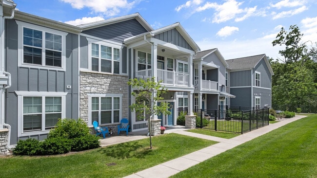 Springs at Knapp’s Crossing in Grand Rapids, MI - Building Photo - Building Photo