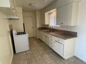 21931 Fox Ave in Apple Valley, CA - Building Photo - Building Photo