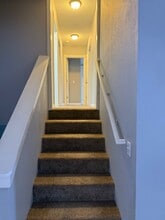 18062 Meadow Creek Dr in Anchorage, AK - Building Photo - Building Photo